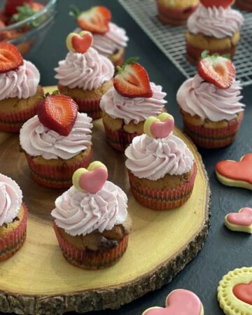 Cupcake con fragole e cioccolato bianco