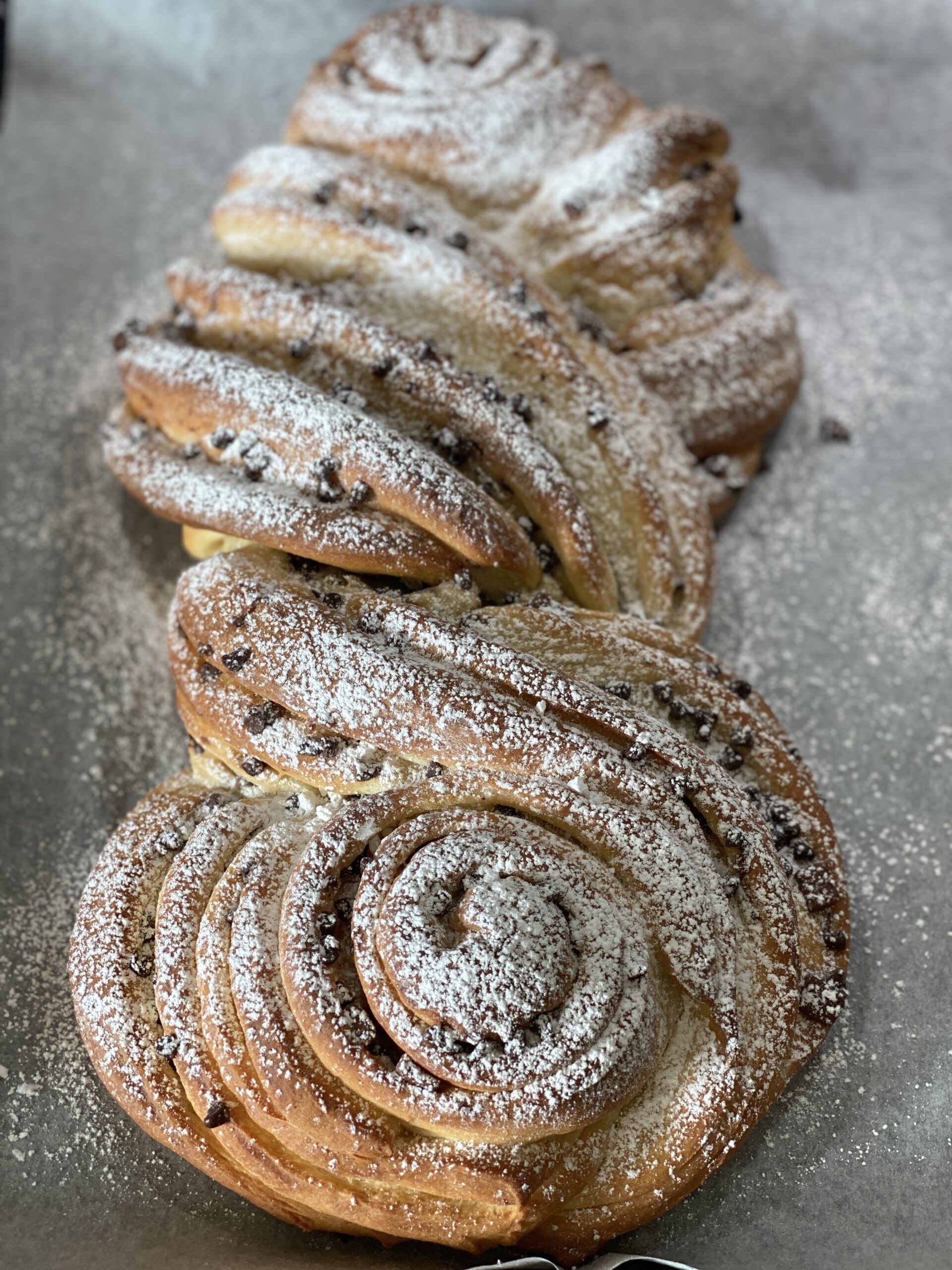 Treccia di pan brioche al cioccolato - Una Famiglia in Cucina