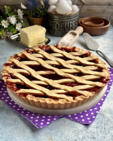 crostata con confettura