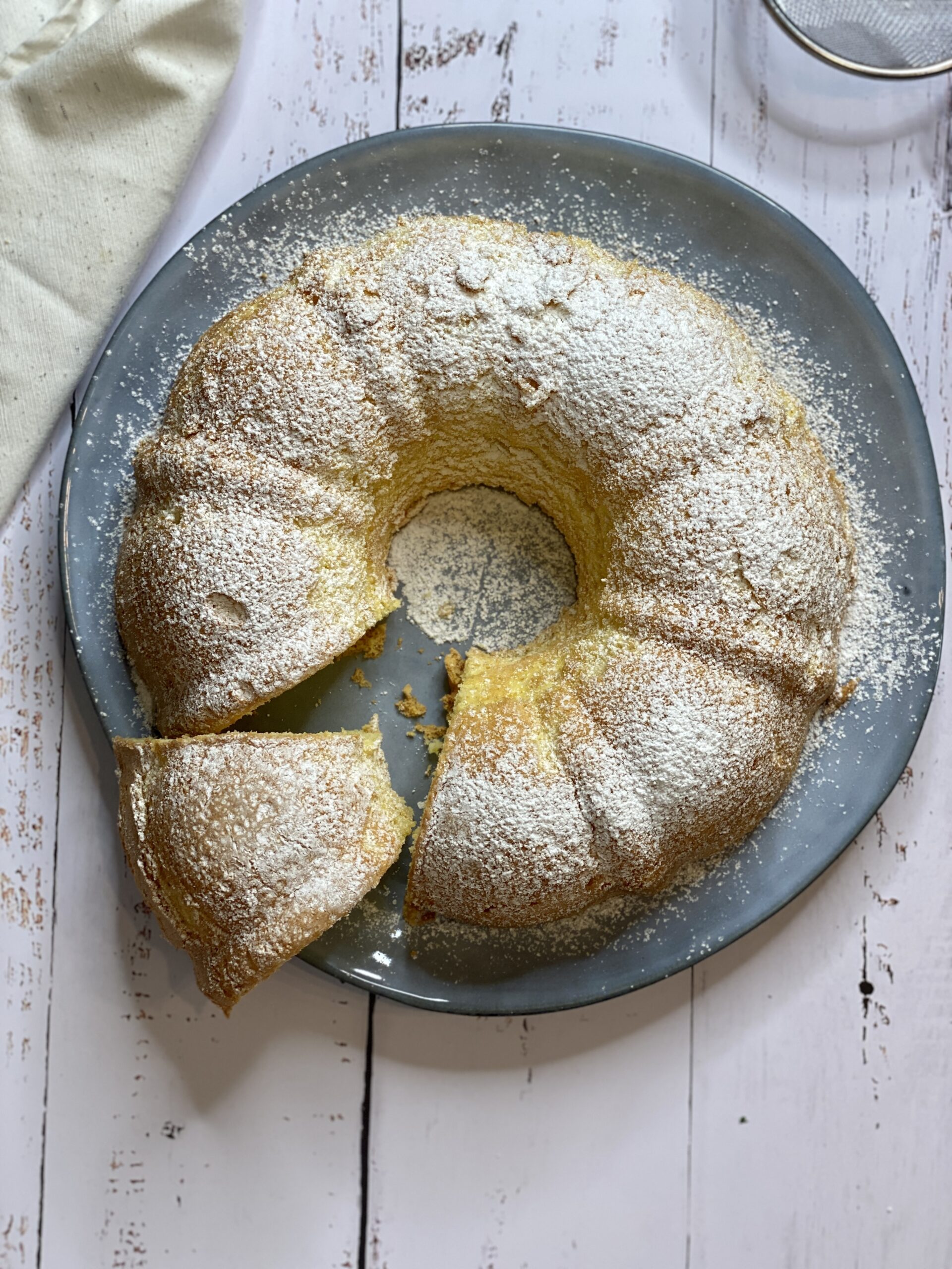 Scopri come fare il ciambellone senza lo stampo adatto