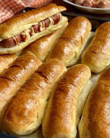 HOT DOG BUNS