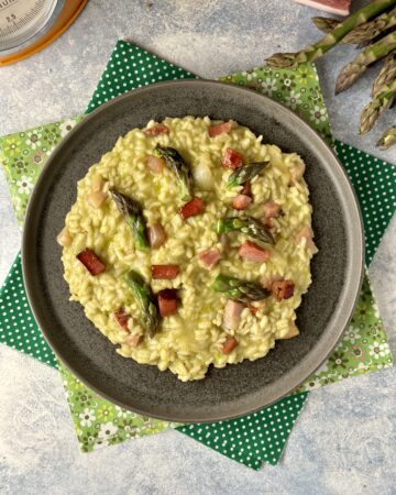 Risotto con speck e asparagi