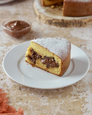 Torta con cuore di Nutella