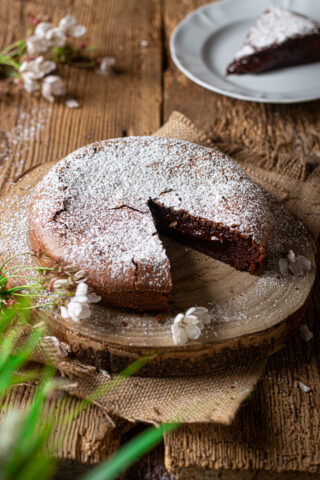 torta al cioccolato con cuore fondente