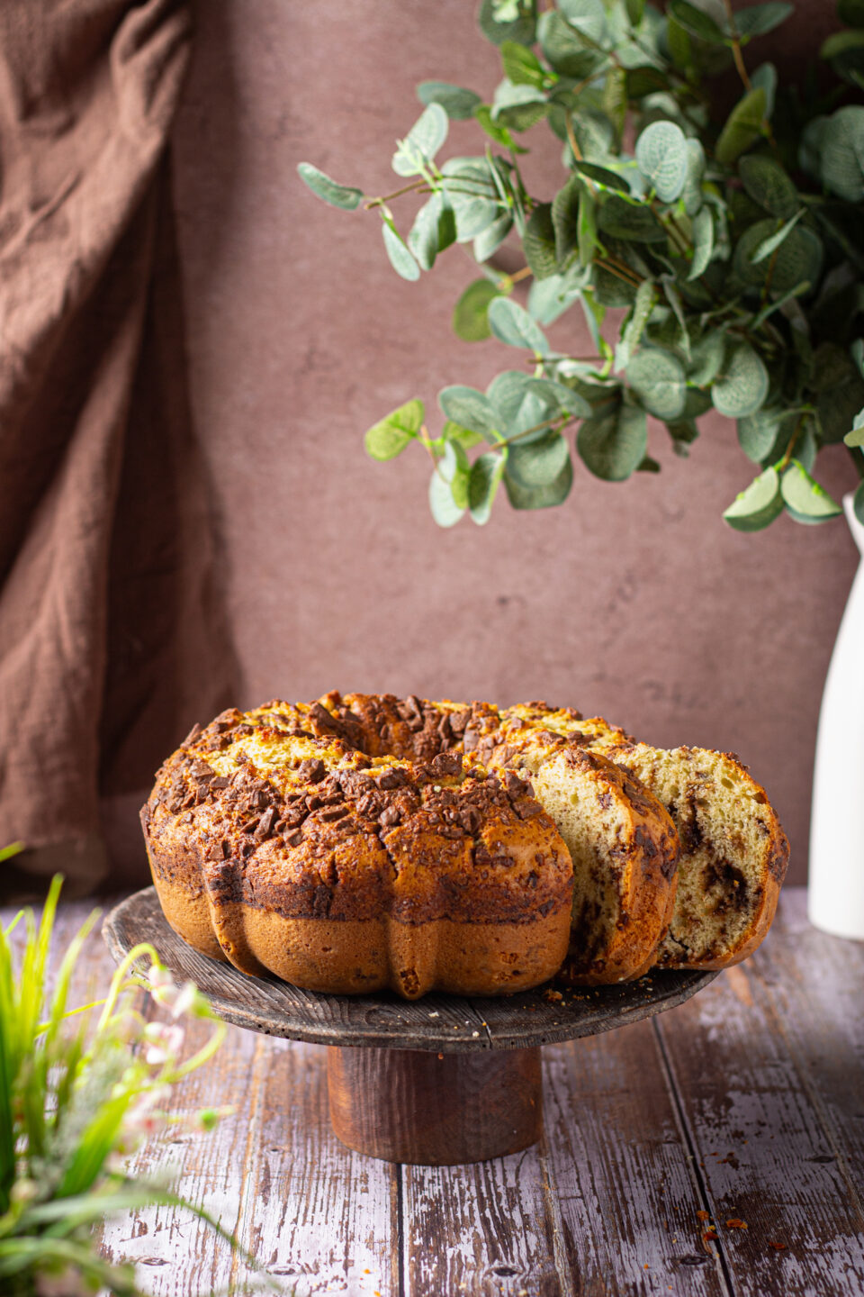 ciambellone con uova di Pasqua