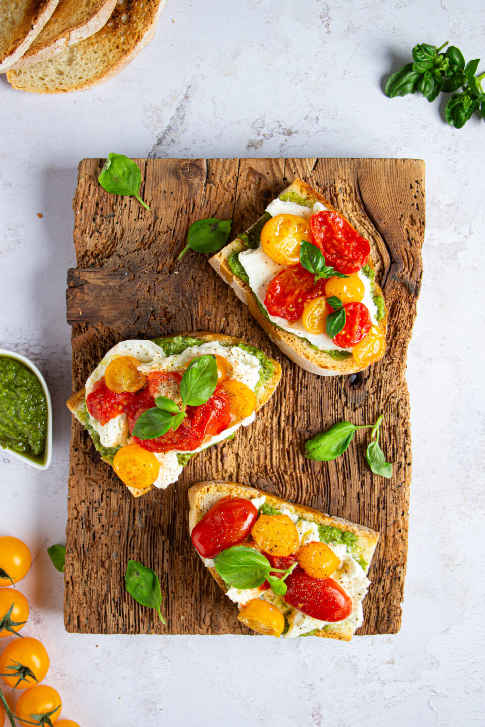 bruschetta con pomodorini e burrata