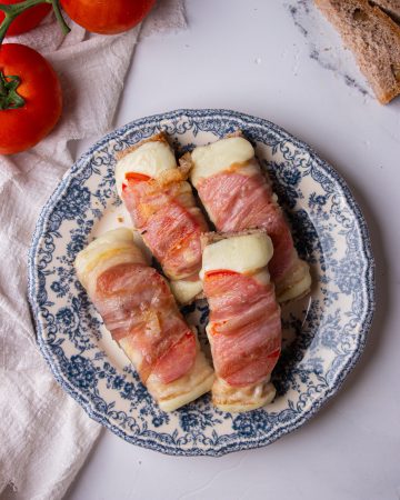 crostoni con mozzarella e pancetta