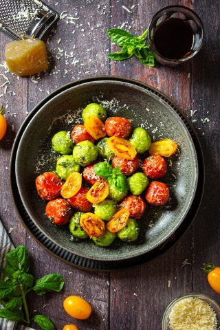 Gnocchi di piselli e pomodoro: facilissimi!