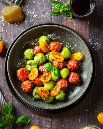 Gnocchi di piselli e pomodoro: facilissimi!