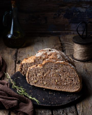 Pane integrale con noci