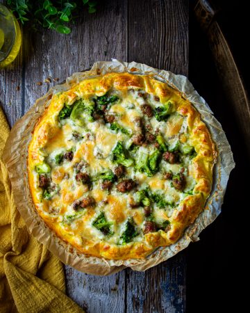 torta salata broccoli e salsiccia